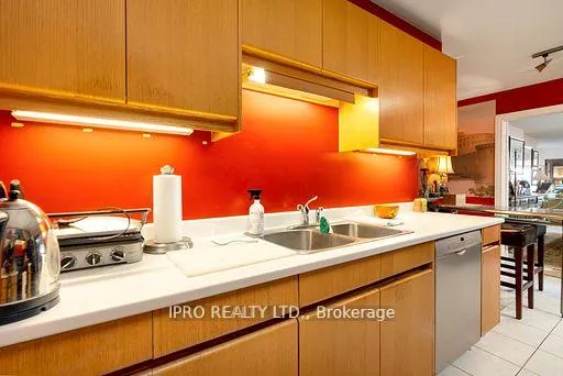 Photo 8 of Unit 906, 160 Frederick Street, Toronto, Moss Park — HOMEH