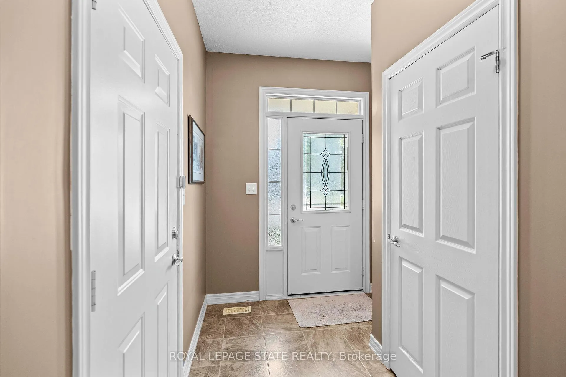 Photo 4 of 36 Twentyplace Boulevard, Hamilton, Rural Glanbrook — HOMEH