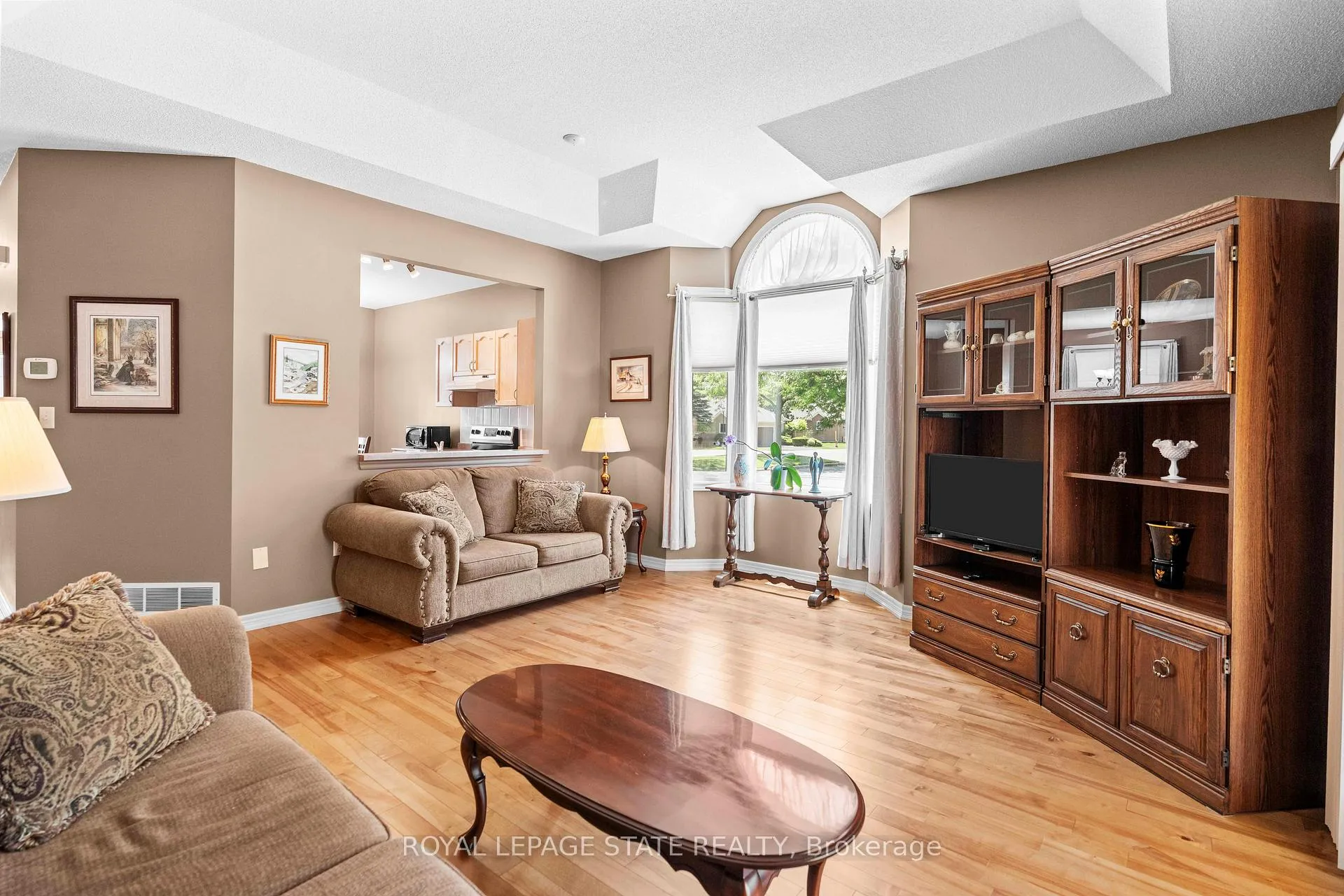 Photo 14 of 36 Twentyplace Boulevard, Hamilton, Rural Glanbrook — HOMEH