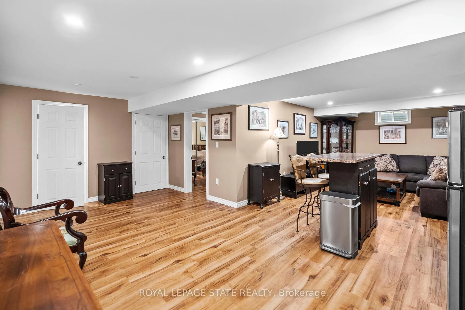 Photo 22 of 36 Twentyplace Boulevard, Hamilton, Rural Glanbrook — HOMEH