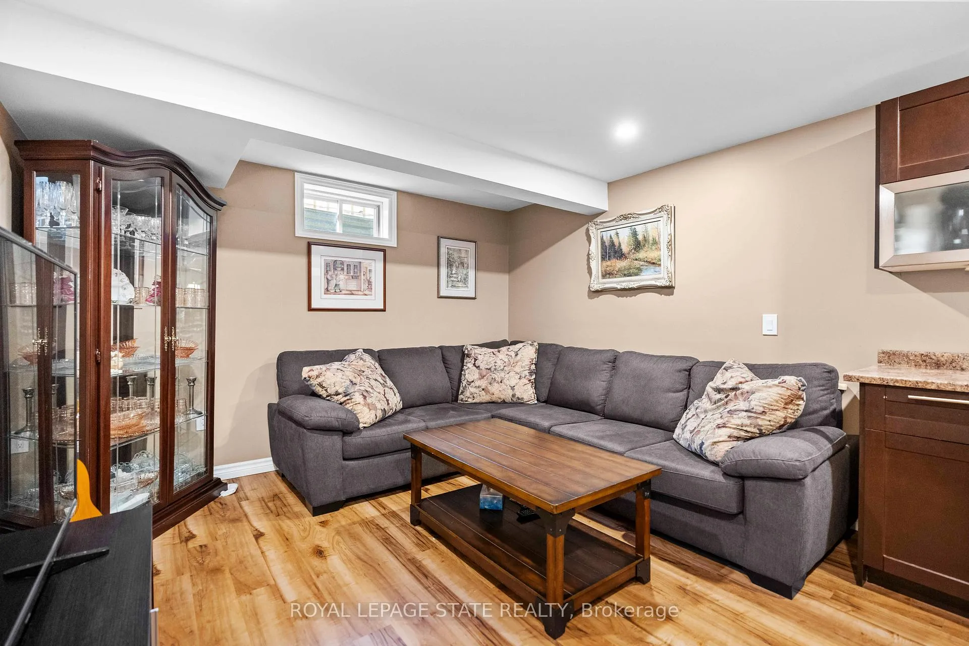 Photo 24 of 36 Twentyplace Boulevard, Hamilton, Rural Glanbrook — HOMEH
