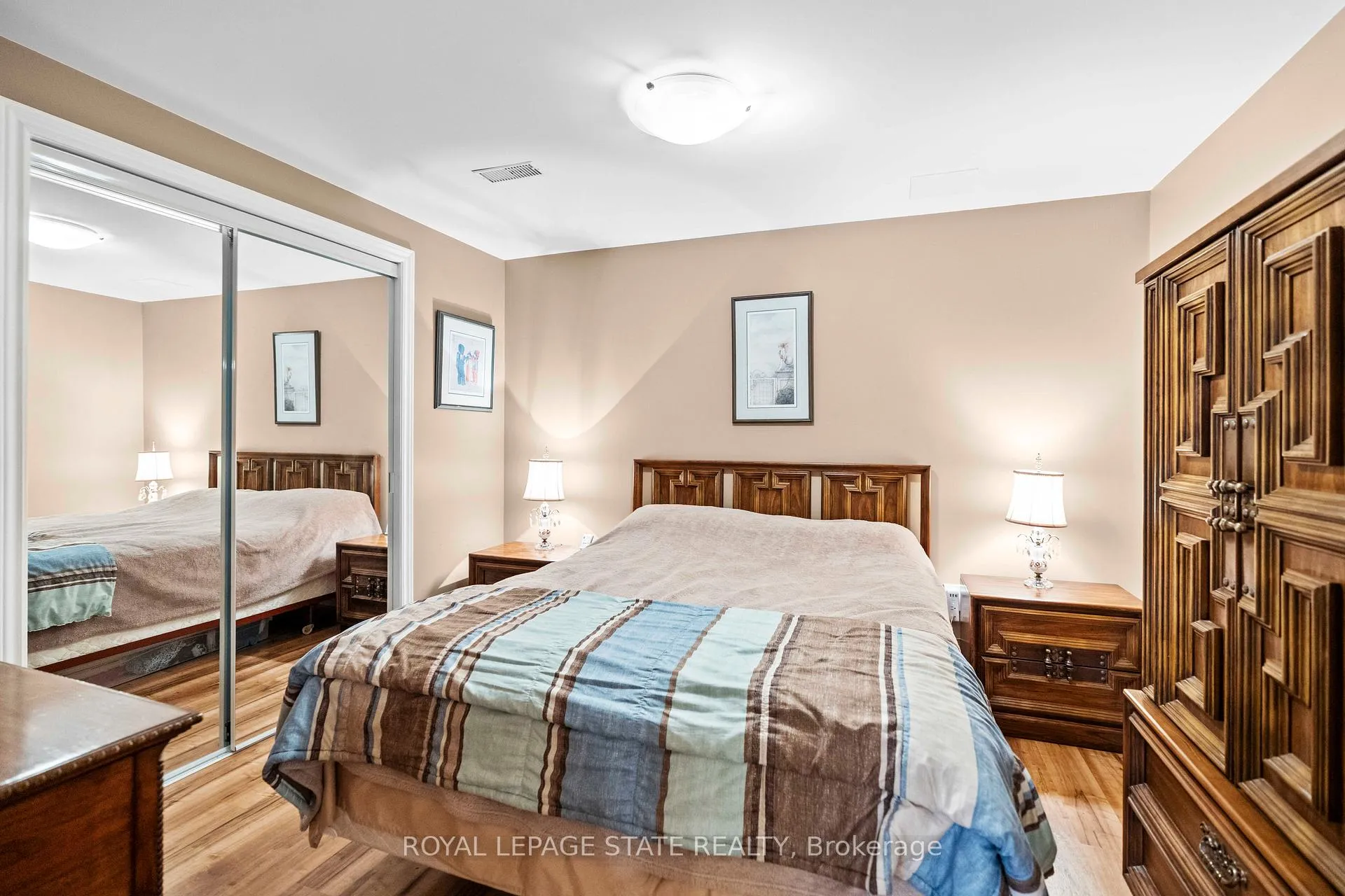 Photo 29 of 36 Twentyplace Boulevard, Hamilton, Rural Glanbrook — HOMEH