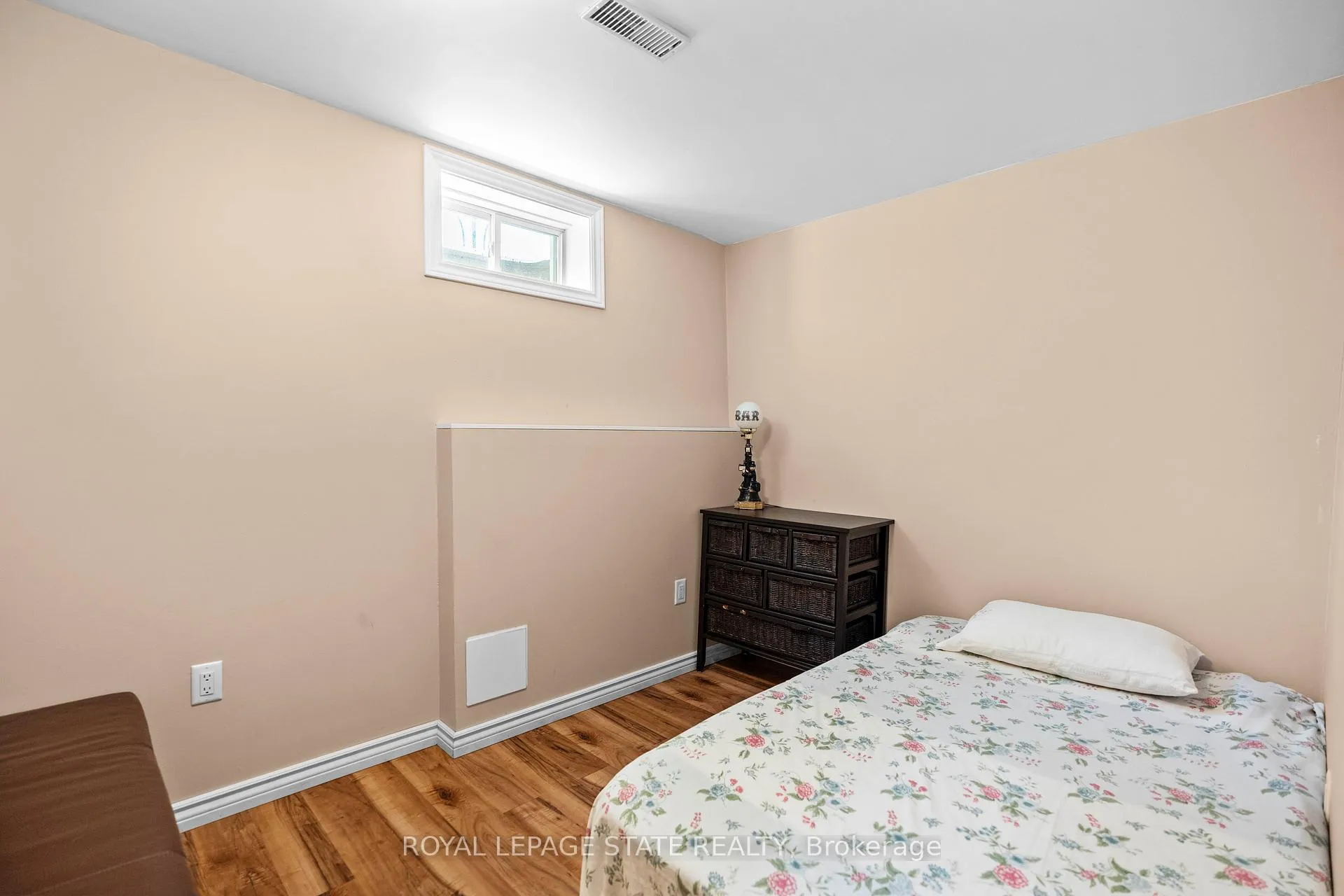 Photo 30 of 36 Twentyplace Boulevard, Hamilton, Rural Glanbrook — HOMEH