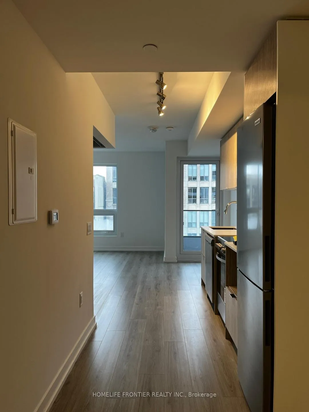 Photo 4 of Unit 1207, 395 Bloor Street E, Toronto, North St. James Town — HOMEH
