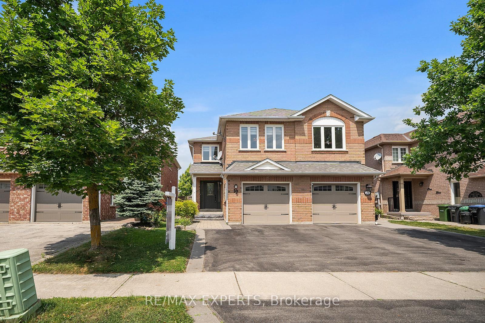 Photo 1 of 19 Hubert Corless Drive, Caledon, Bolton East — HOMEH