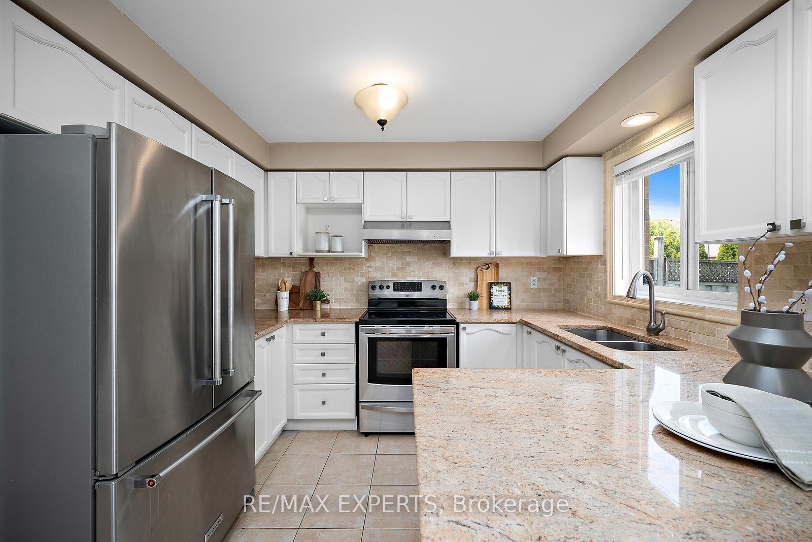 Photo 25 of 19 Hubert Corless Drive, Caledon, Bolton East — HOMEH
