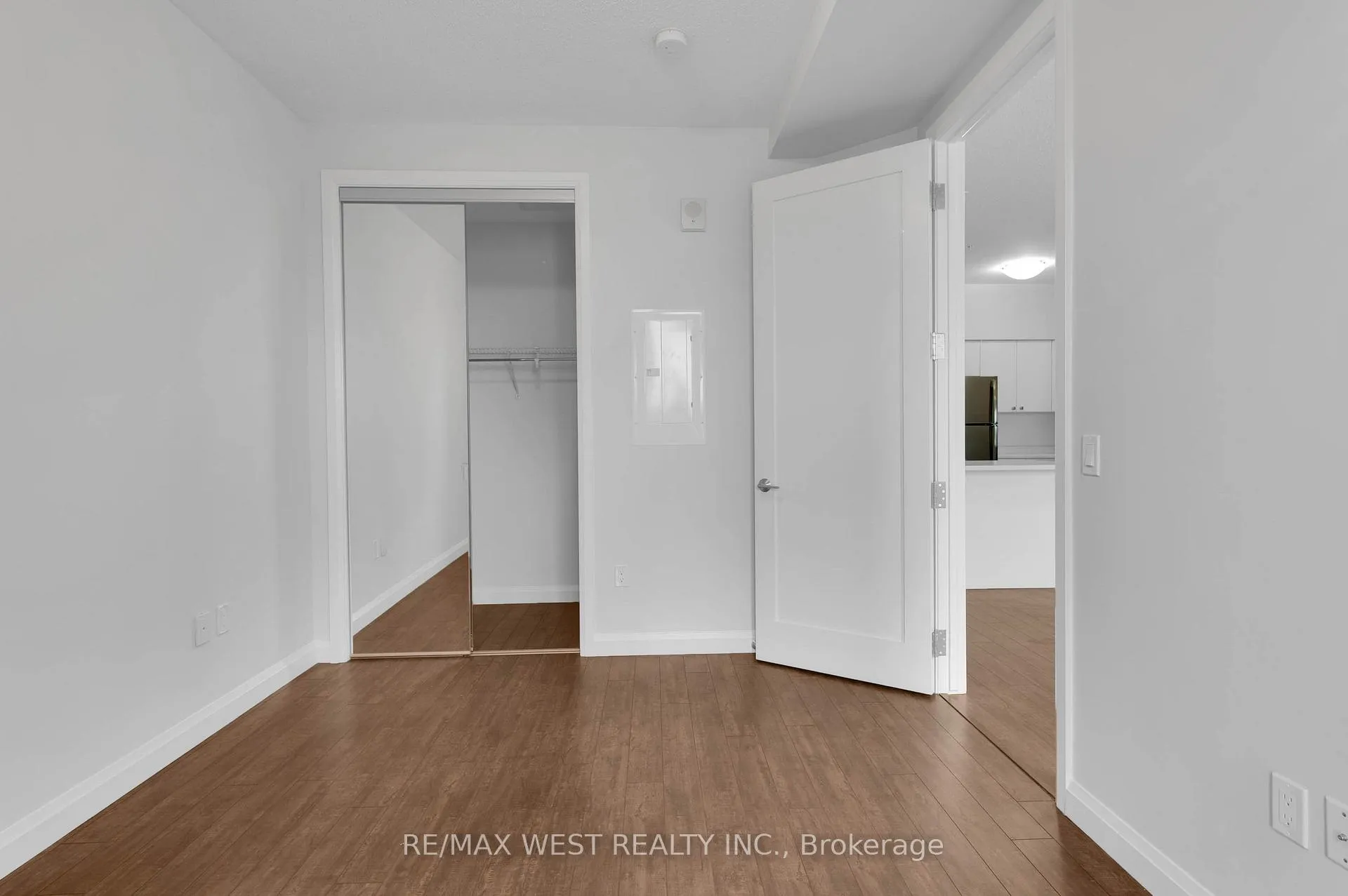 Photo 7 of Unit 1002, 112 King Street E, Hamilton, Central — HOMEH