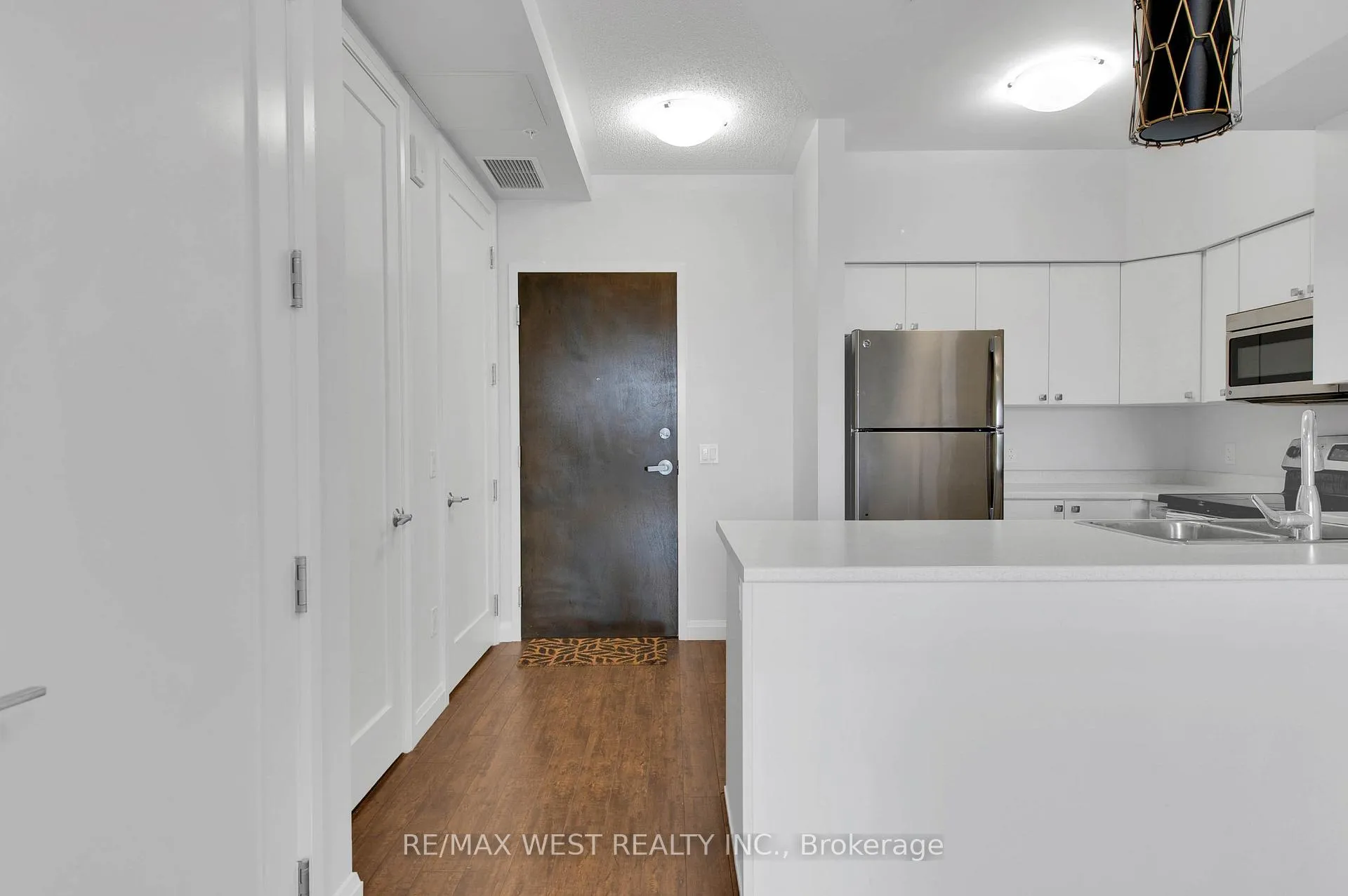 Photo 9 of Unit 1002, 112 King Street E, Hamilton, Central — HOMEH