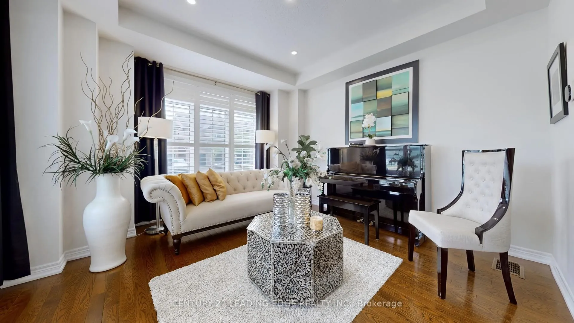 Photo 5 of 61 Pelee Avenue, Vaughan, Kleinburg — HOMEH