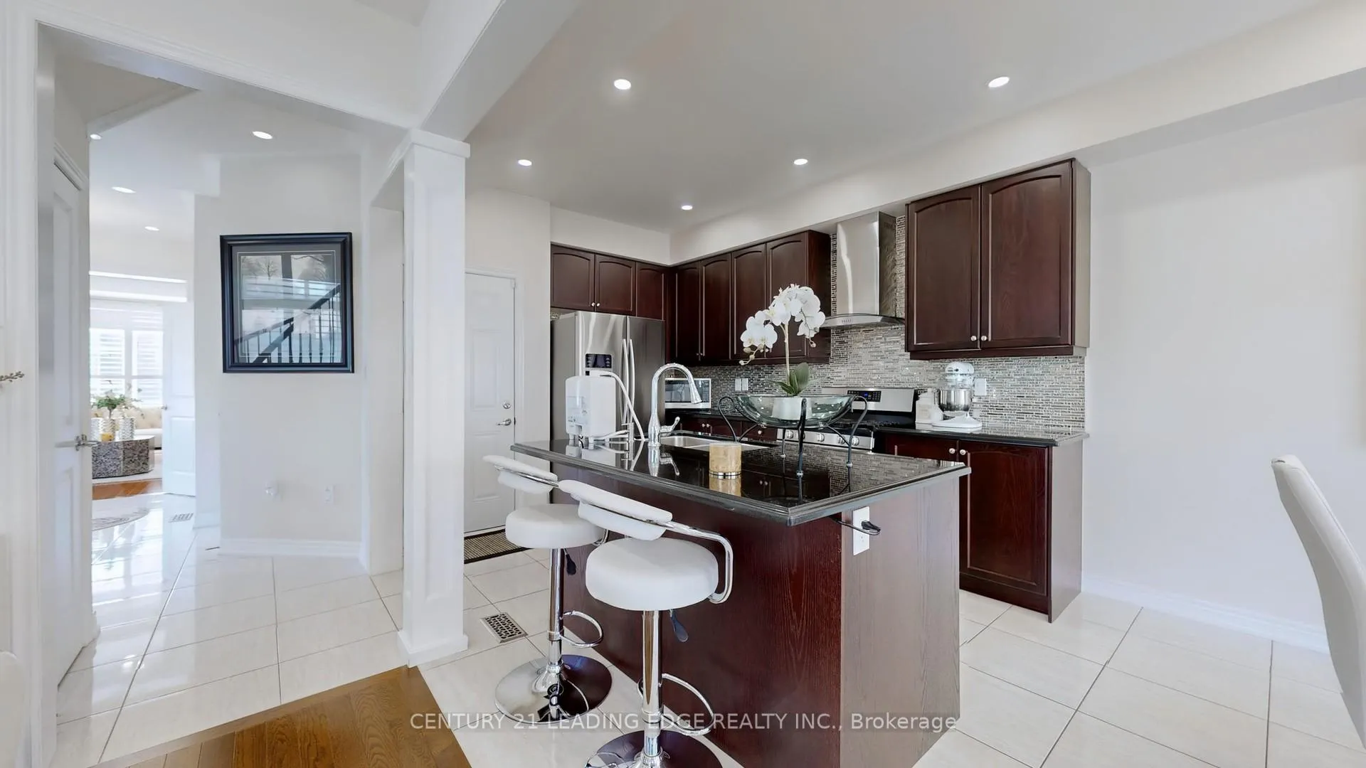 Photo 13 of 61 Pelee Avenue, Vaughan, Kleinburg — HOMEH