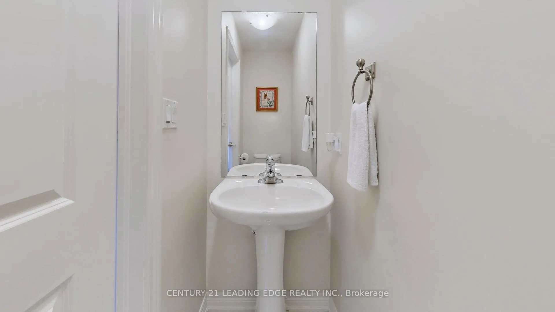Photo 16 of 61 Pelee Avenue, Vaughan, Kleinburg — HOMEH