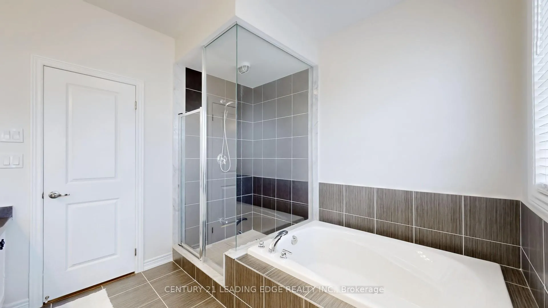 Photo 23 of 61 Pelee Avenue, Vaughan, Kleinburg — HOMEH