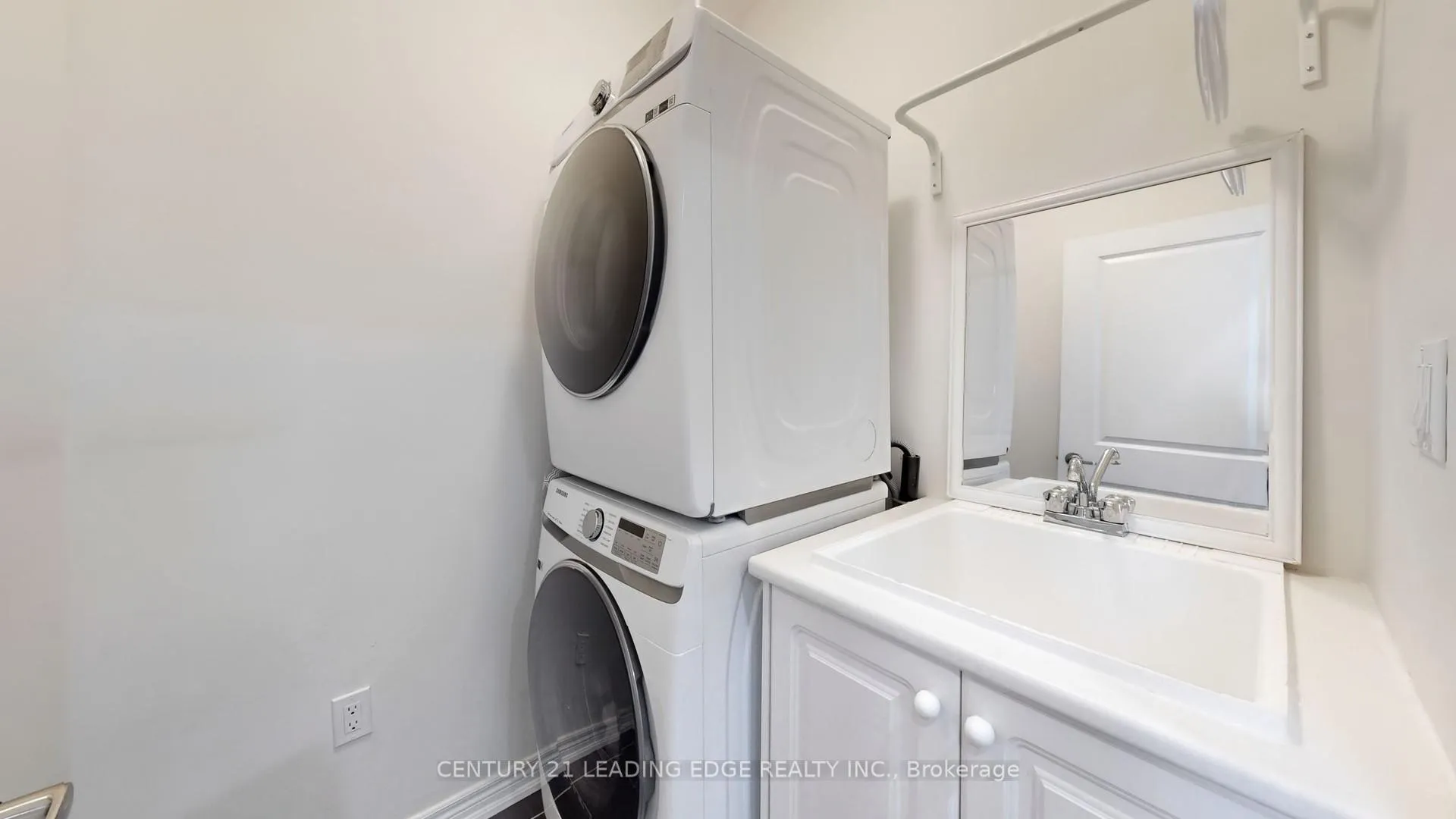 Photo 28 of 61 Pelee Avenue, Vaughan, Kleinburg — HOMEH