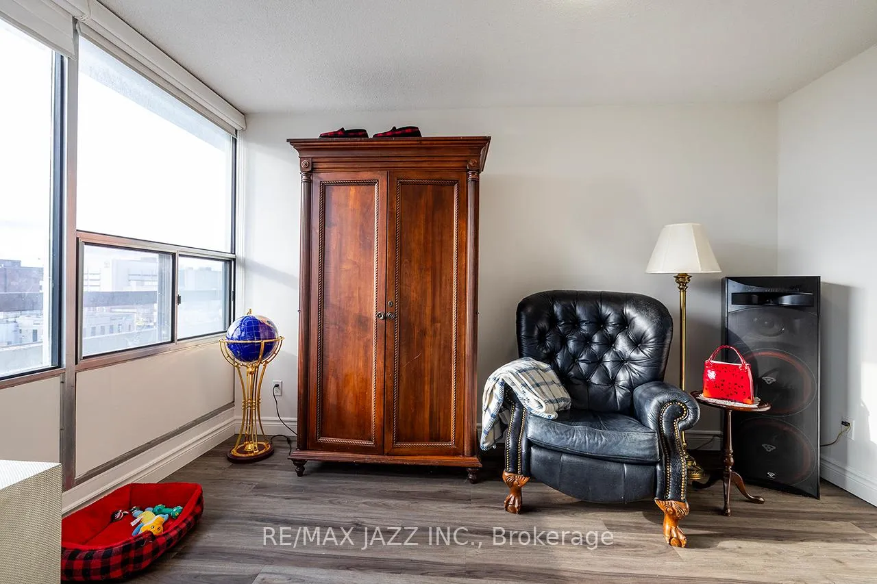 Photo 12 of Unit 623, 50 Richmond Street E, Oshawa, McLaughlin — HOMEH