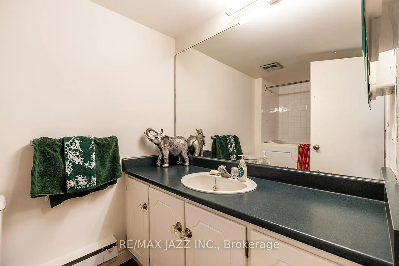 Photo 15 of Unit 623, 50 Richmond Street E, Oshawa, McLaughlin — HOMEH