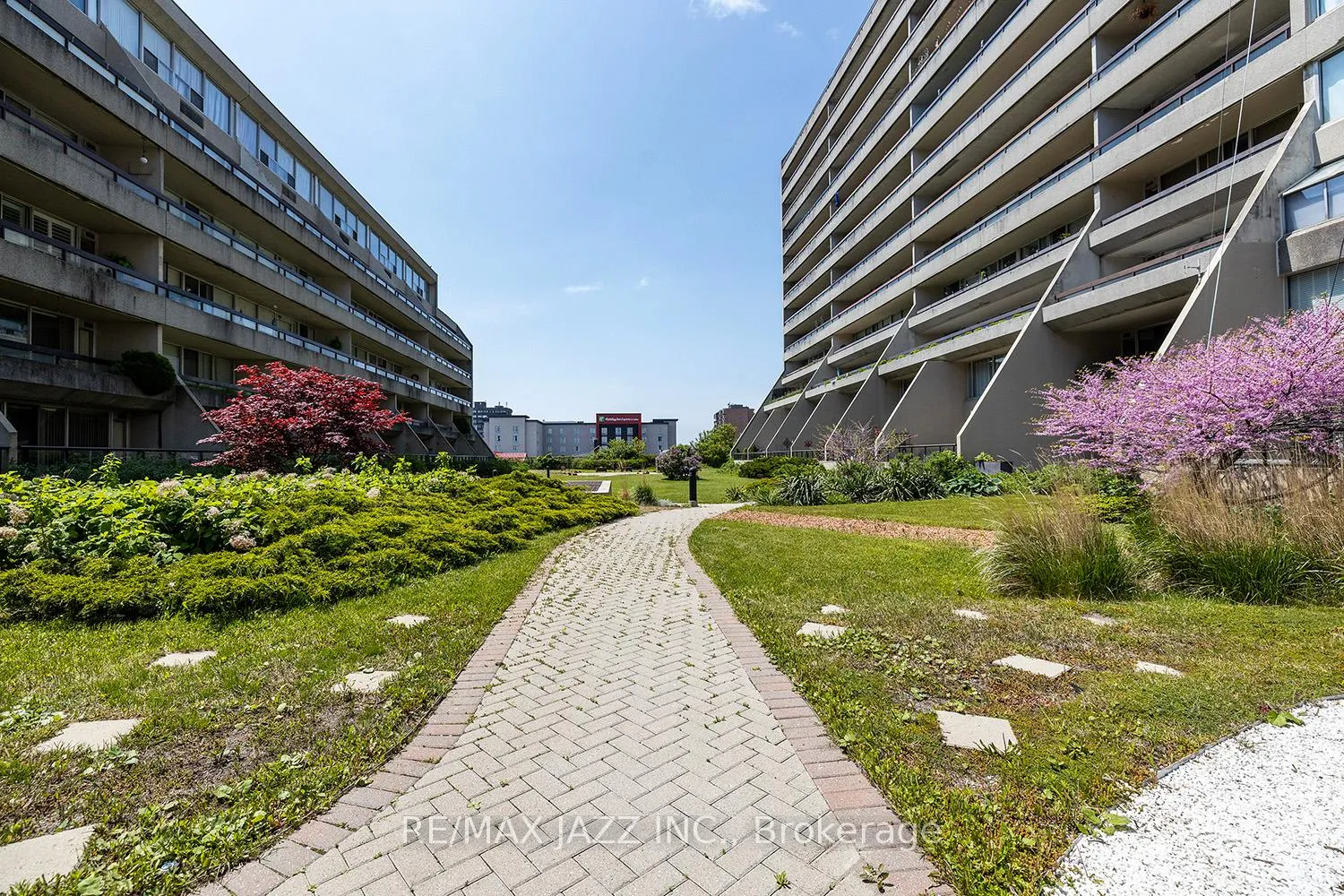 Photo 32 of Unit 623, 50 Richmond Street E, Oshawa, McLaughlin — HOMEH