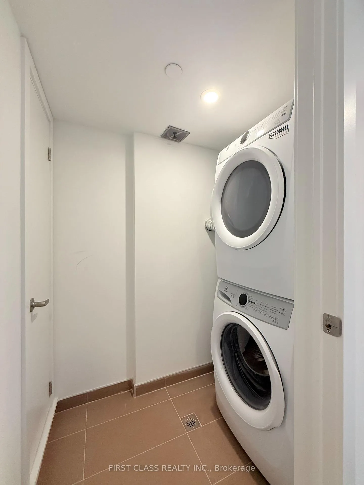 Photo 10 of 62 Turtle Island Road, Toronto, Englemount-Lawrence — HOMEH