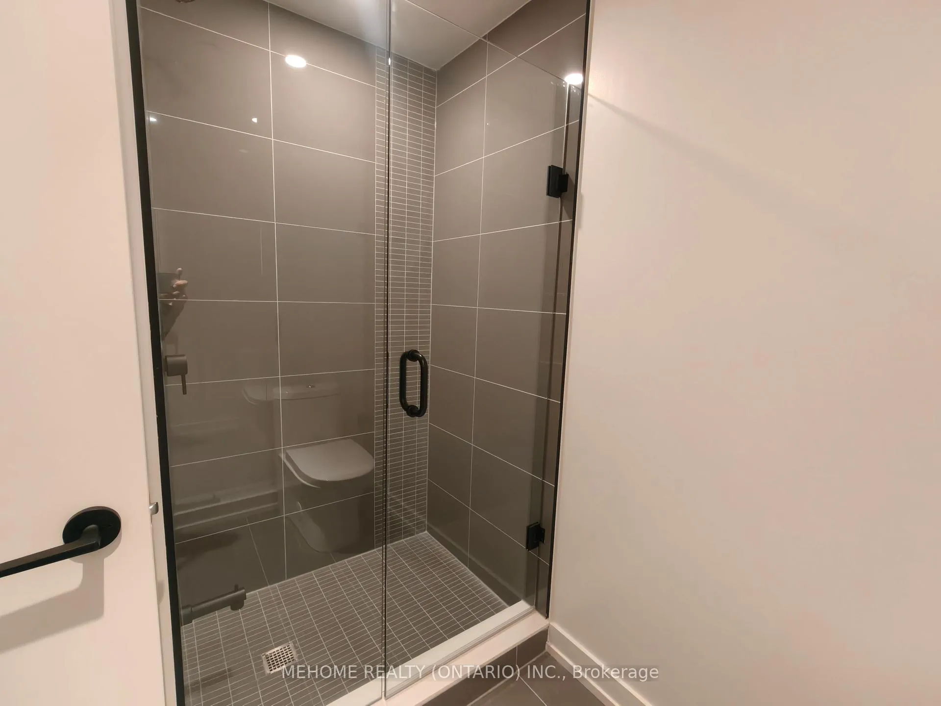 Photo 6 of Unit 622, 117 Broadway Avenue, Toronto, Mount Pleasant West — HOMEH