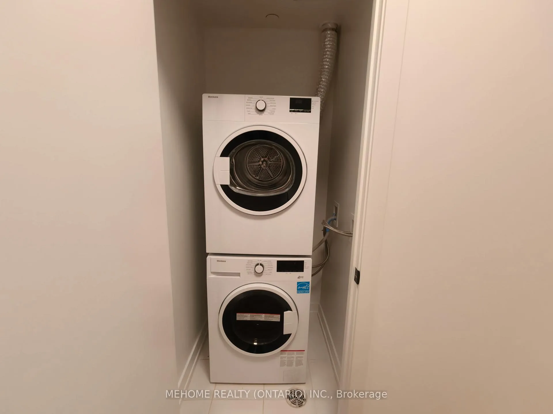 Photo 8 of Unit 622, 117 Broadway Avenue, Toronto, Mount Pleasant West — HOMEH