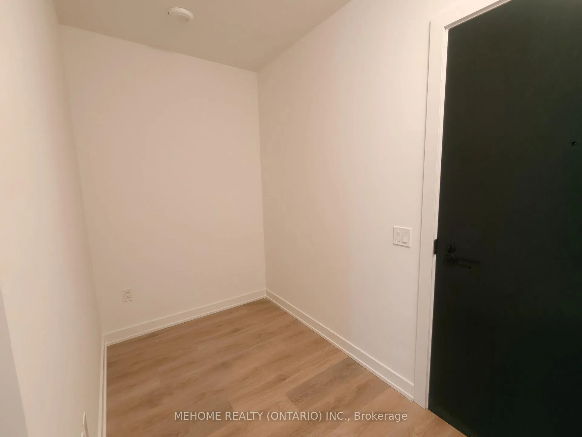 Photo 9 of Unit 622, 117 Broadway Avenue, Toronto, Mount Pleasant West — HOMEH