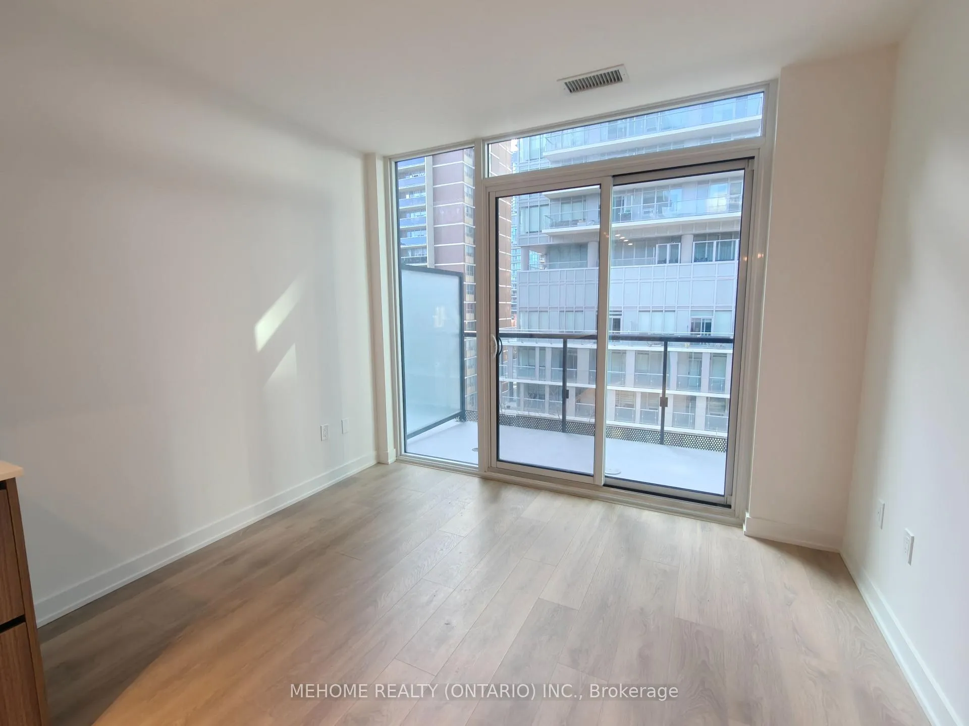 Photo 12 of Unit 622, 117 Broadway Avenue, Toronto, Mount Pleasant West — HOMEH