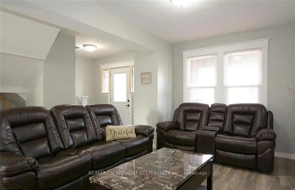 Photo 4 of 166 Fairfield Avenue, Hamilton, Homeside — HOMEH
