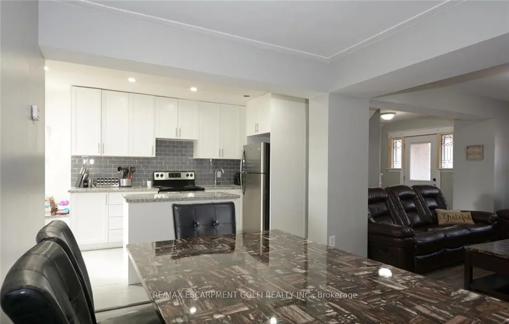 Photo 10 of 166 Fairfield Avenue, Hamilton, Homeside — HOMEH