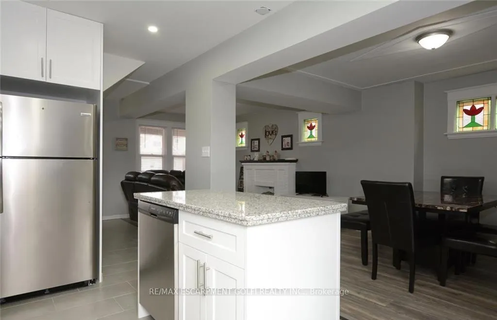 Photo 15 of 166 Fairfield Avenue, Hamilton, Homeside — HOMEH