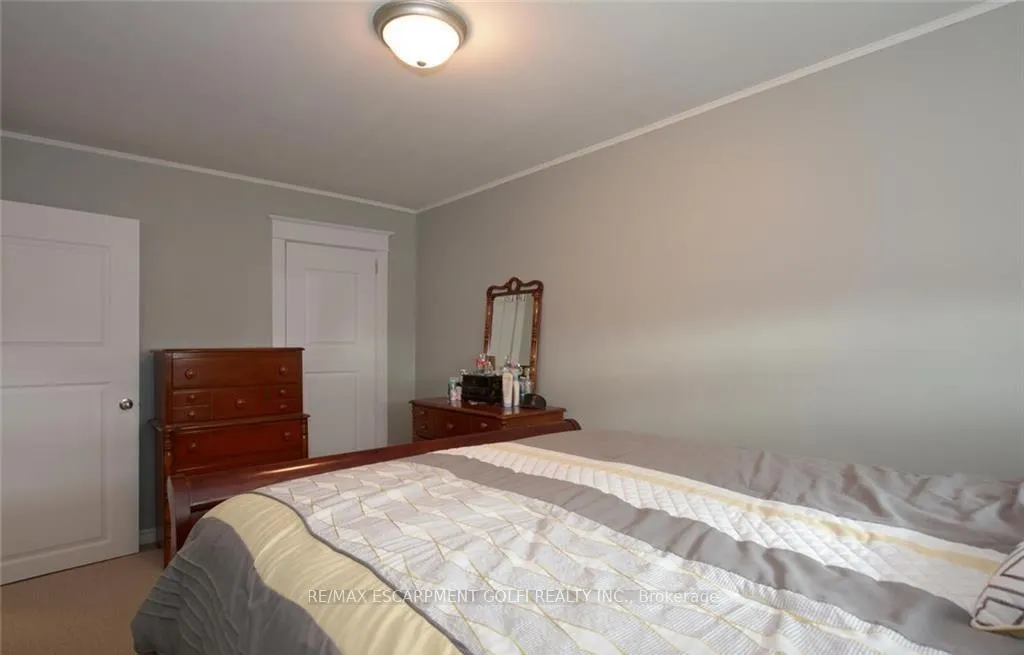 Photo 18 of 166 Fairfield Avenue, Hamilton, Homeside — HOMEH