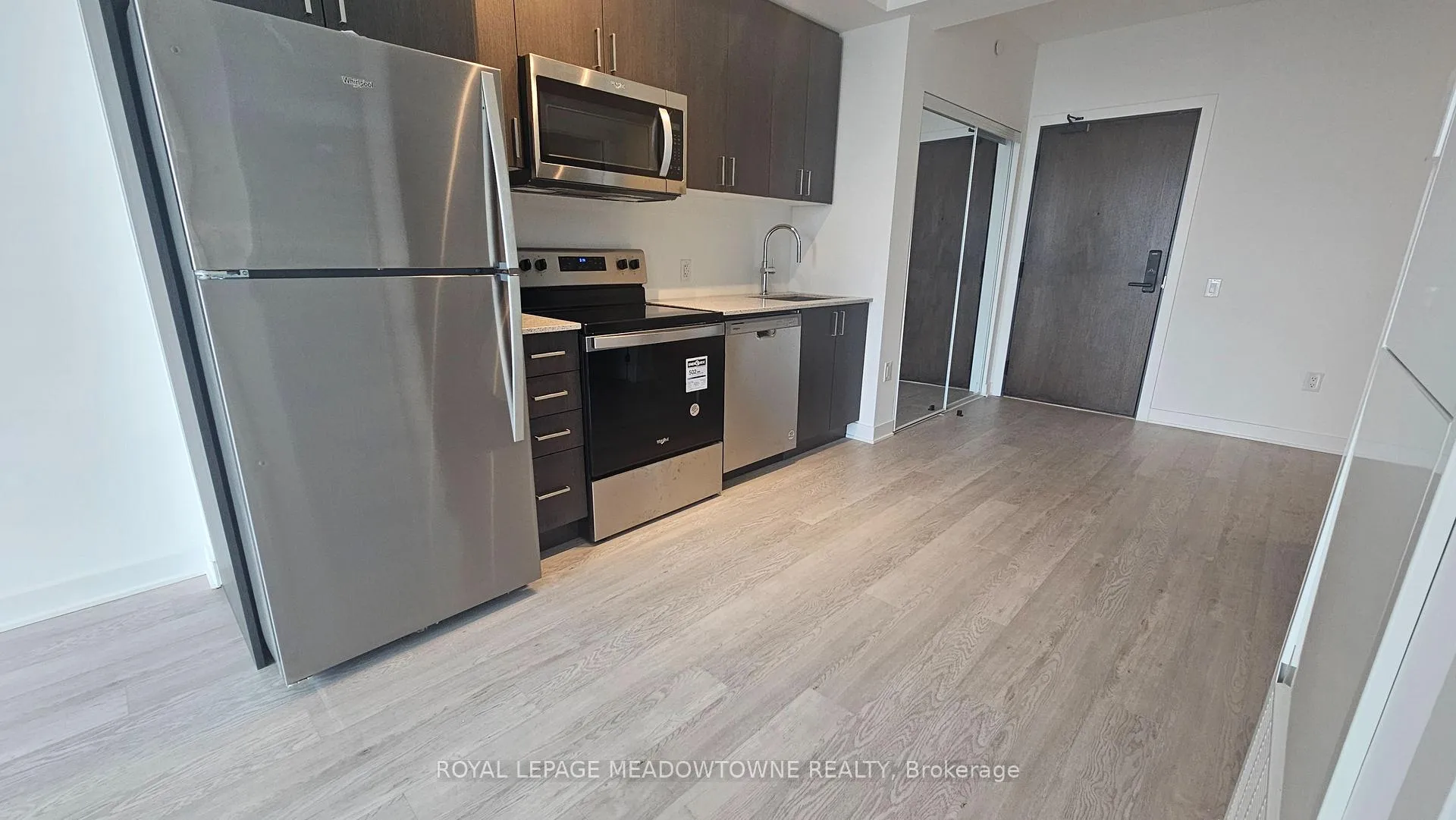 Photo 8 of Unit 411, 2782 Barton Street, Hamilton, Riverdale — HOMEH