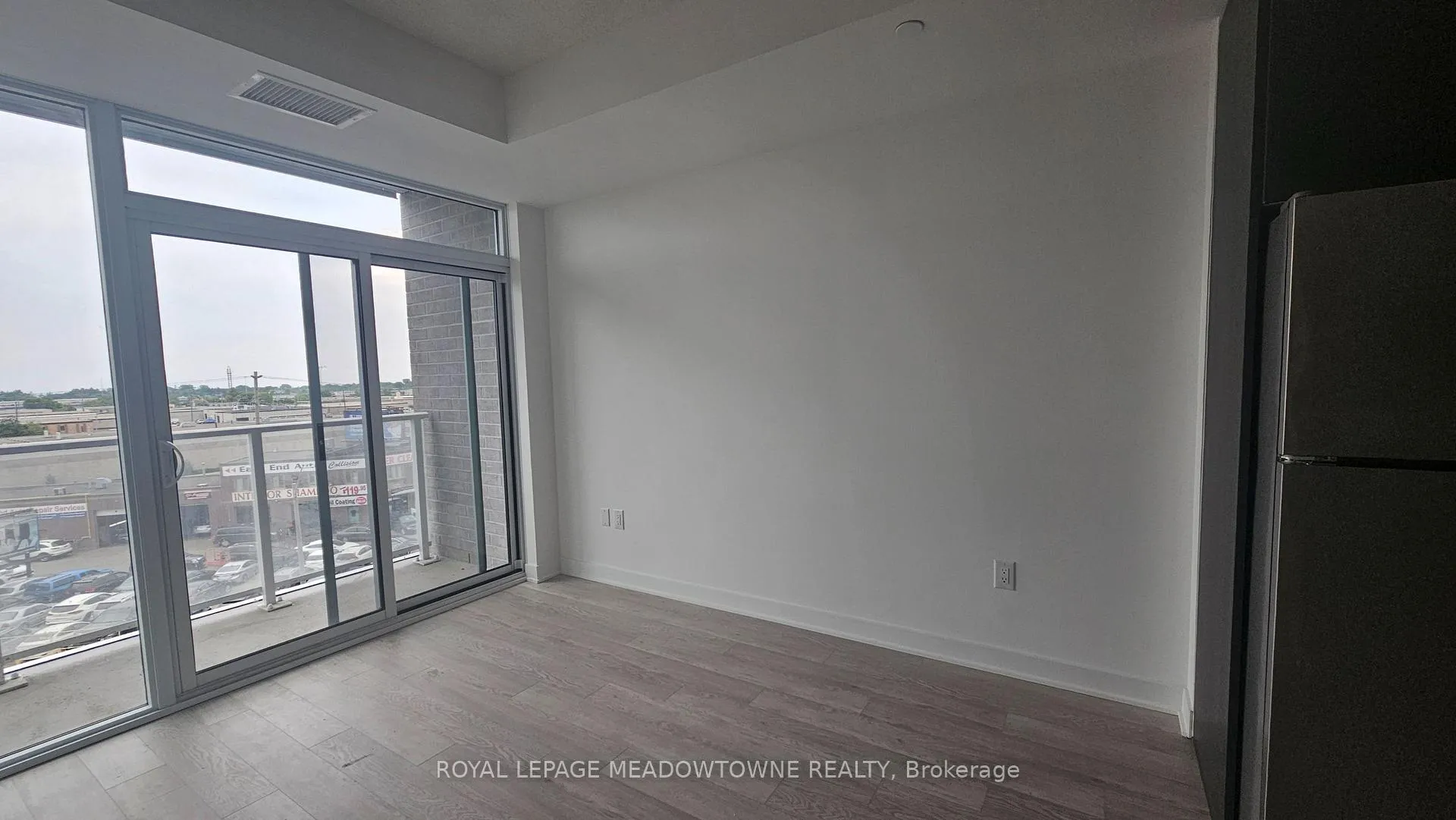 Photo 12 of Unit 411, 2782 Barton Street, Hamilton, Riverdale — HOMEH