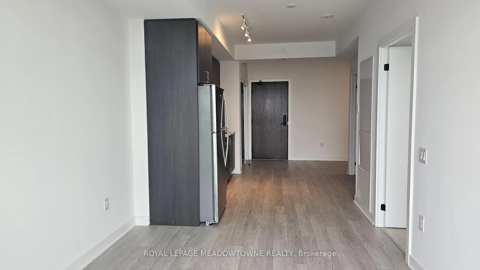Photo 14 of Unit 411, 2782 Barton Street, Hamilton, Riverdale — HOMEH