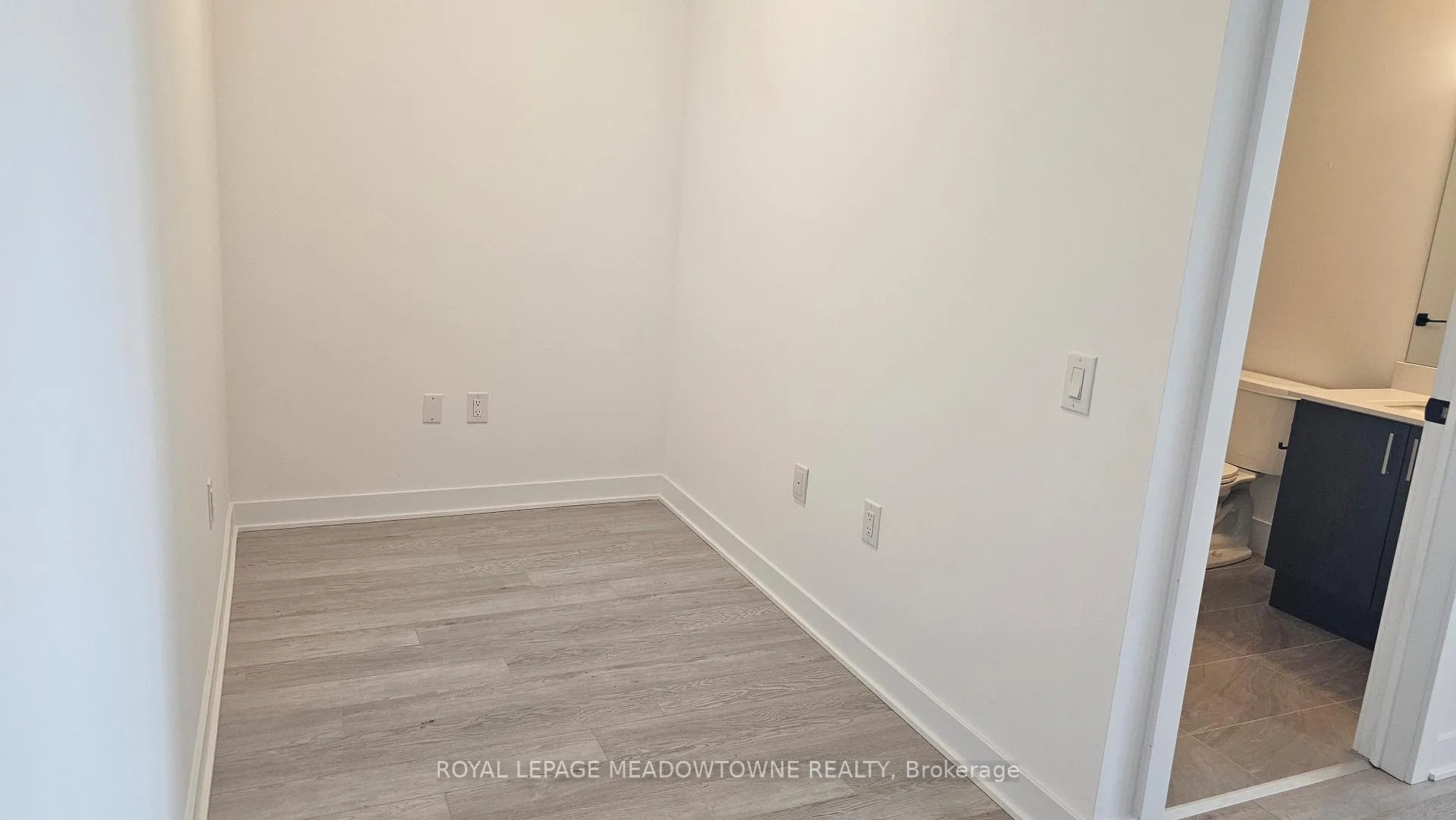 Photo 16 of Unit 411, 2782 Barton Street, Hamilton, Riverdale — HOMEH