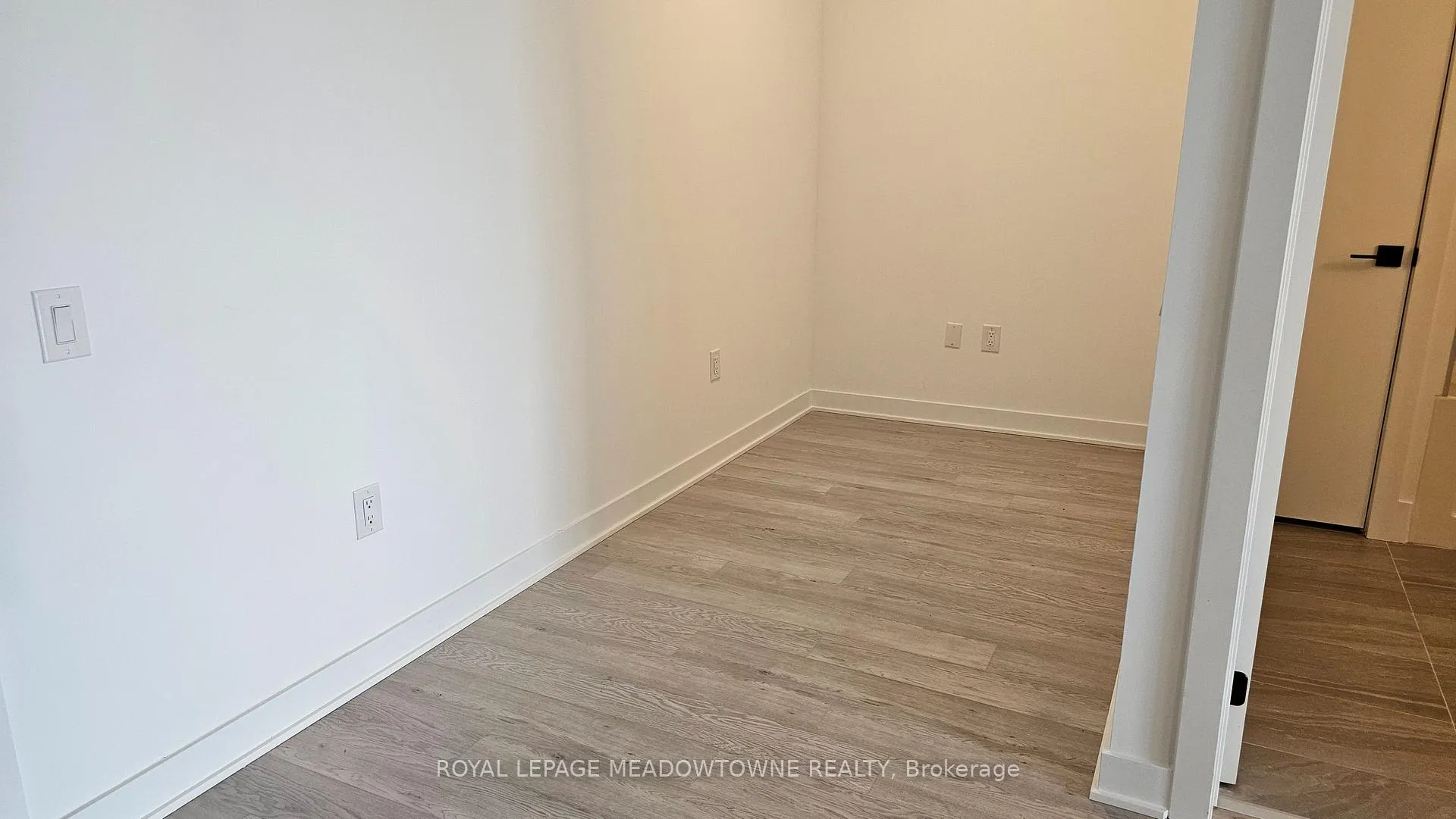 Photo 17 of Unit 411, 2782 Barton Street, Hamilton, Riverdale — HOMEH