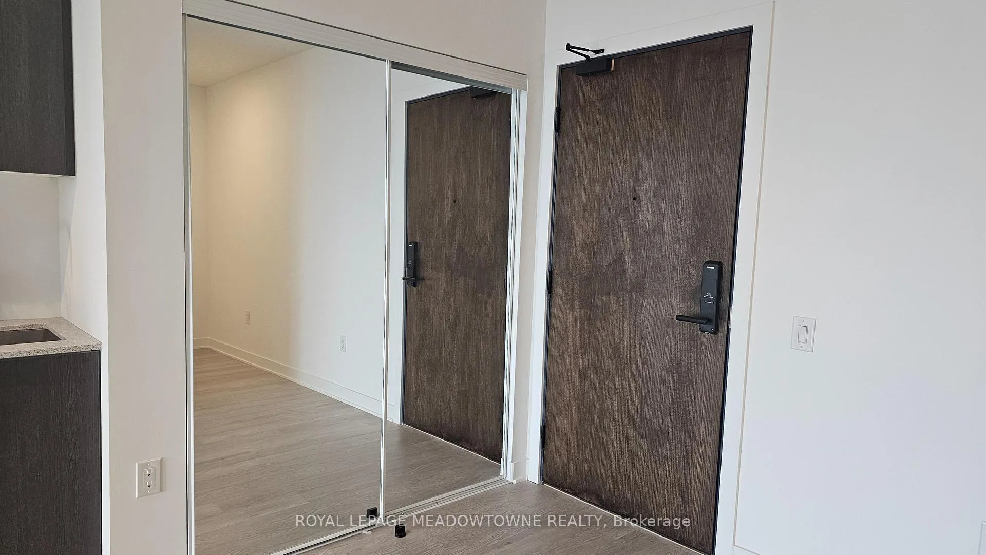 Photo 18 of Unit 411, 2782 Barton Street, Hamilton, Riverdale — HOMEH
