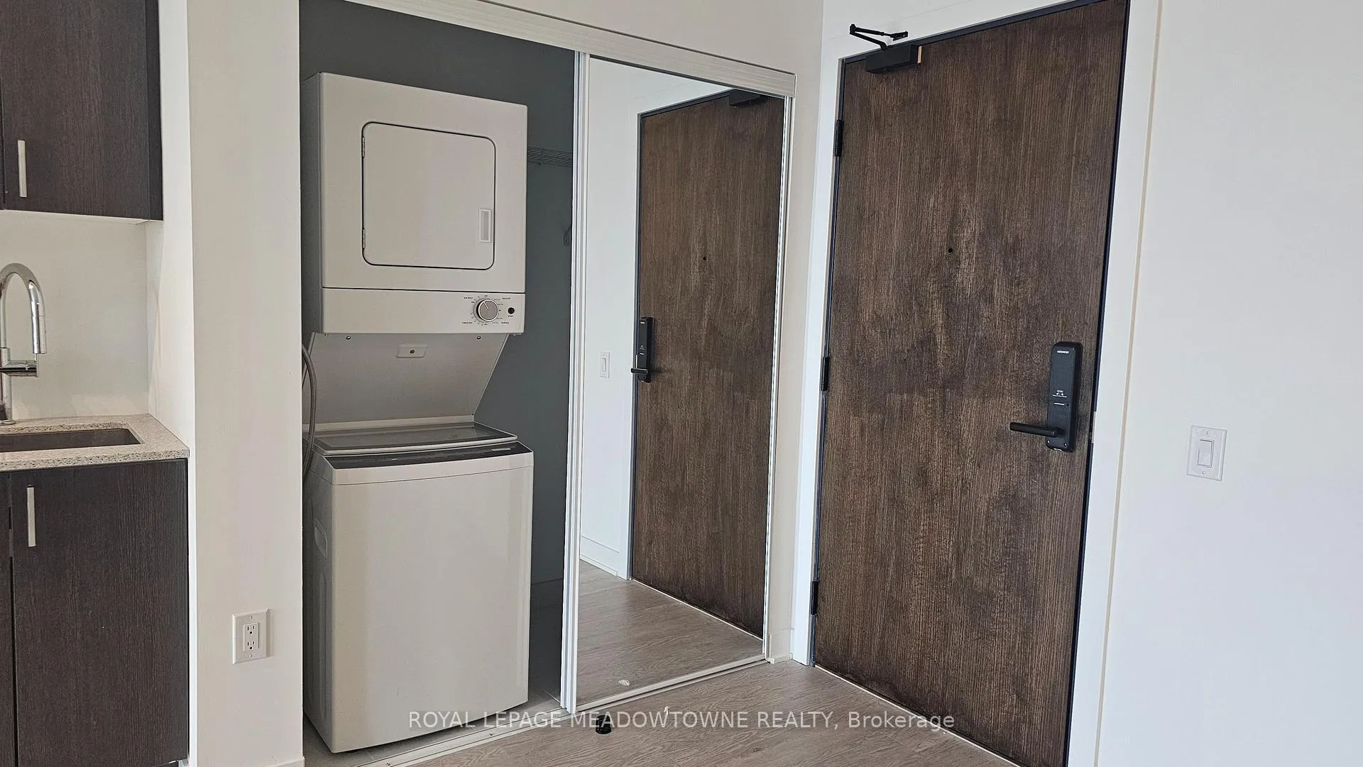 Photo 19 of Unit 411, 2782 Barton Street, Hamilton, Riverdale — HOMEH