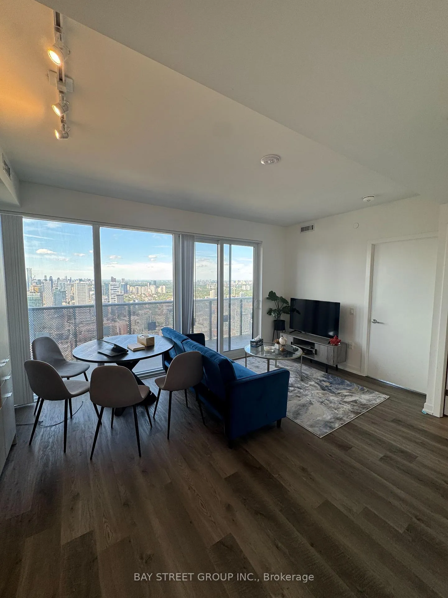 Photo 3 of Unit 6805, 55 Cooper Street, Toronto, Waterfront Communities — HOMEH