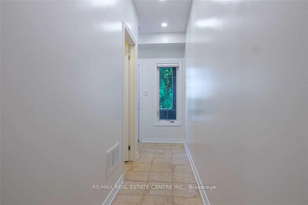 Photo 4 of Unit 38, 257 Parkside Drive, Hamilton, Ancaster — HOMEH