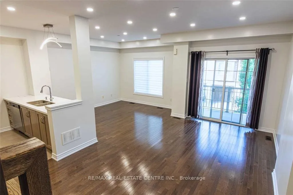 Photo 6 of Unit 38, 257 Parkside Drive, Hamilton, Ancaster — HOMEH