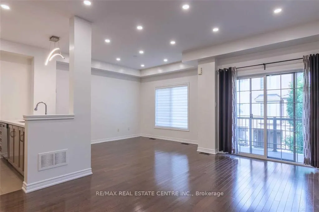 Photo 9 of Unit 38, 257 Parkside Drive, Hamilton, Ancaster — HOMEH