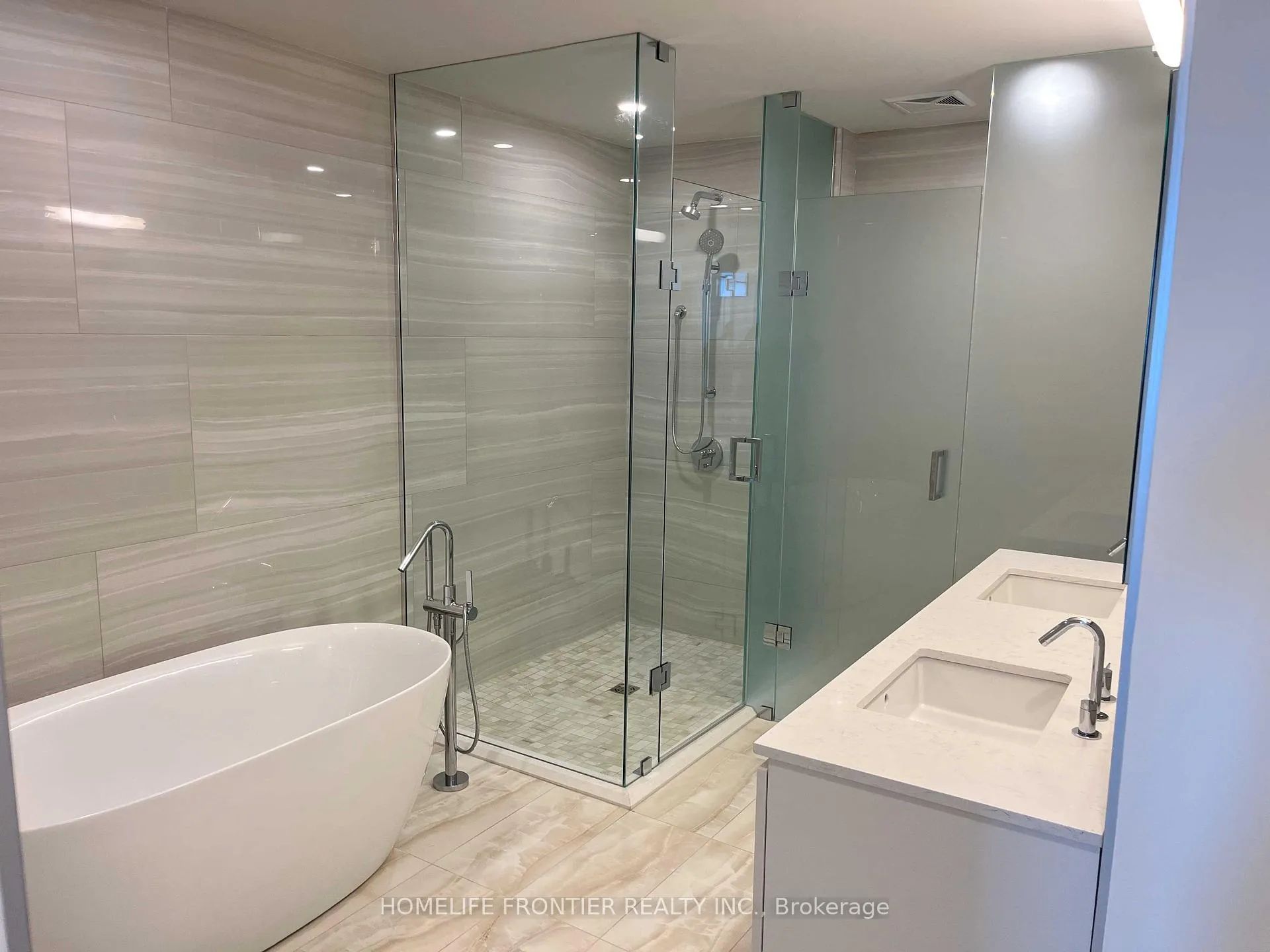 Photo 4 of Unit 3901, 28 Freeland Street, Toronto, Waterfront Communities — HOMEH