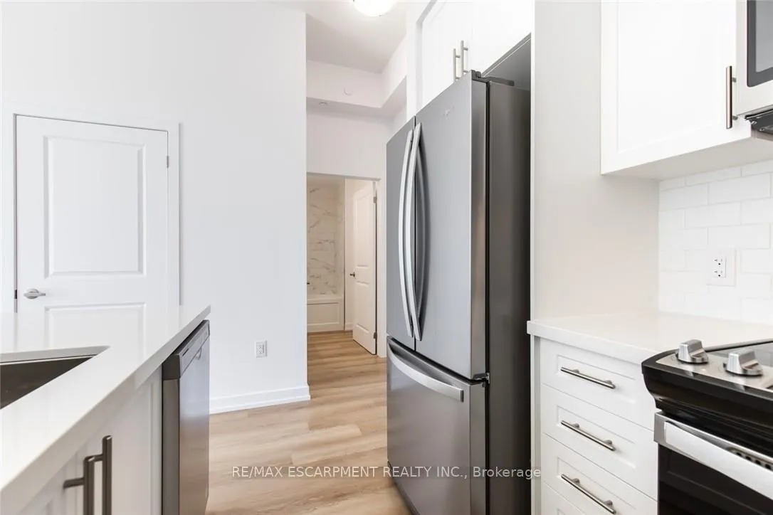 Photo 6 of Unit 627, 10 Mallard Trail, Hamilton, Waterdown — HOMEH