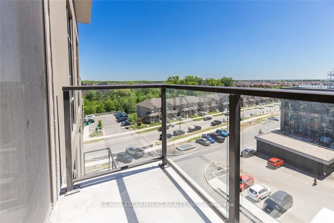 Photo 13 of Unit 627, 10 Mallard Trail, Hamilton, Waterdown — HOMEH