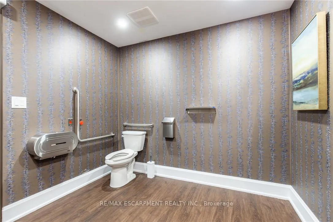 Photo 26 of Unit 627, 10 Mallard Trail, Hamilton, Waterdown — HOMEH