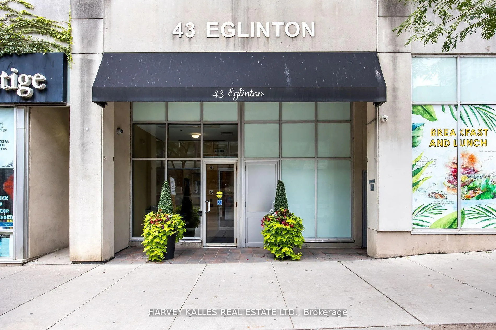 Photo 3 of Unit 1201, 43 Eglinton Avenue E, Toronto, Mount Pleasant West — HOMEH