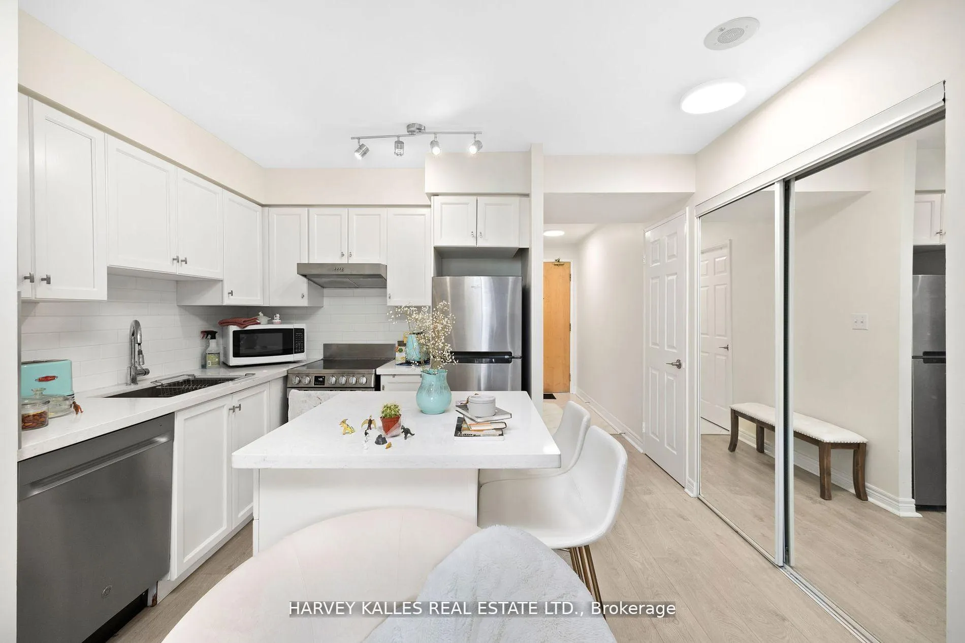Photo 14 of Unit 1201, 43 Eglinton Avenue E, Toronto, Mount Pleasant West — HOMEH