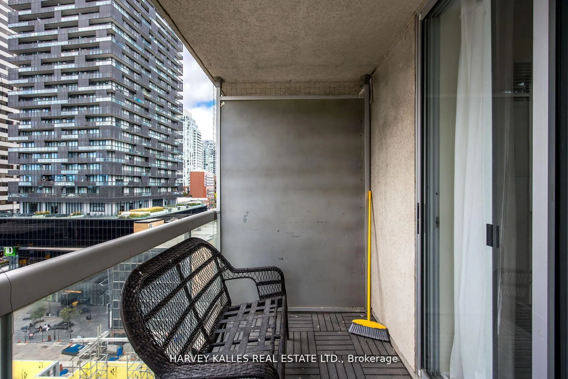 Photo 23 of Unit 1201, 43 Eglinton Avenue E, Toronto, Mount Pleasant West — HOMEH