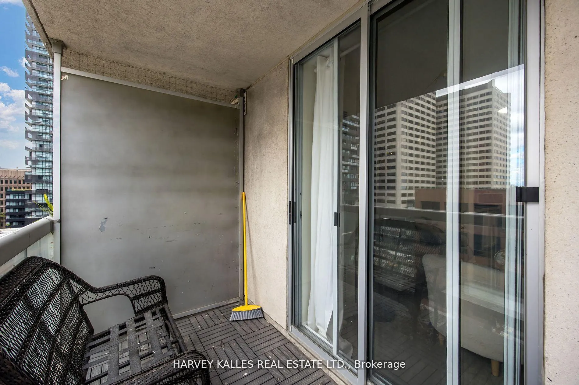 Photo 25 of Unit 1201, 43 Eglinton Avenue E, Toronto, Mount Pleasant West — HOMEH