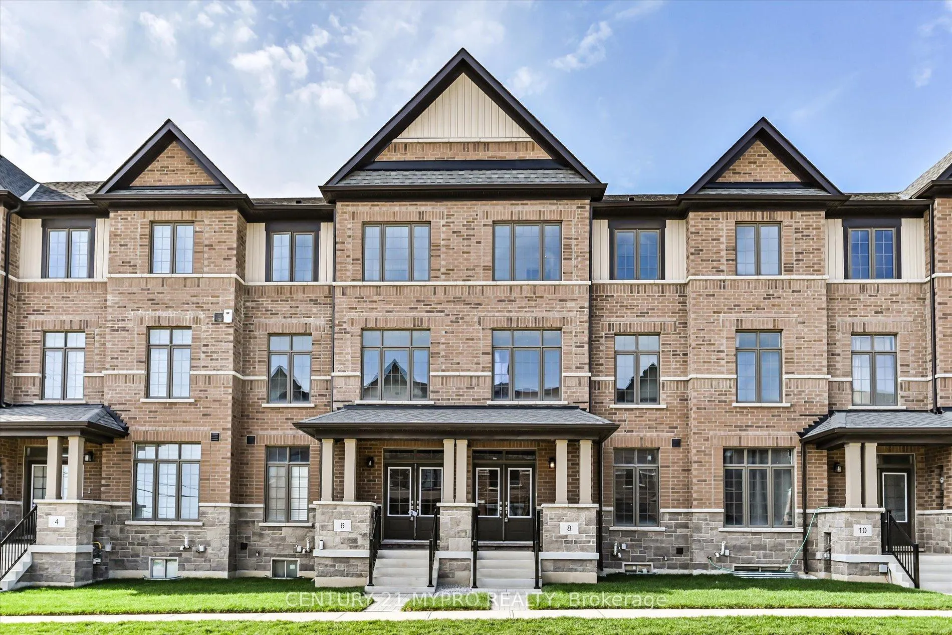 Photo 3 of 8 Petch Avenue, Caledon, Rural Caledon — HOMEH