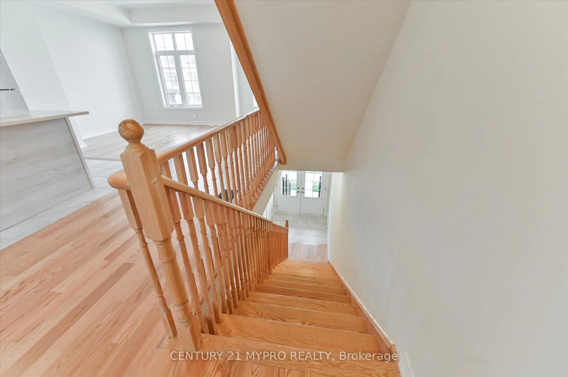 Photo 10 of 8 Petch Avenue, Caledon, Rural Caledon — HOMEH